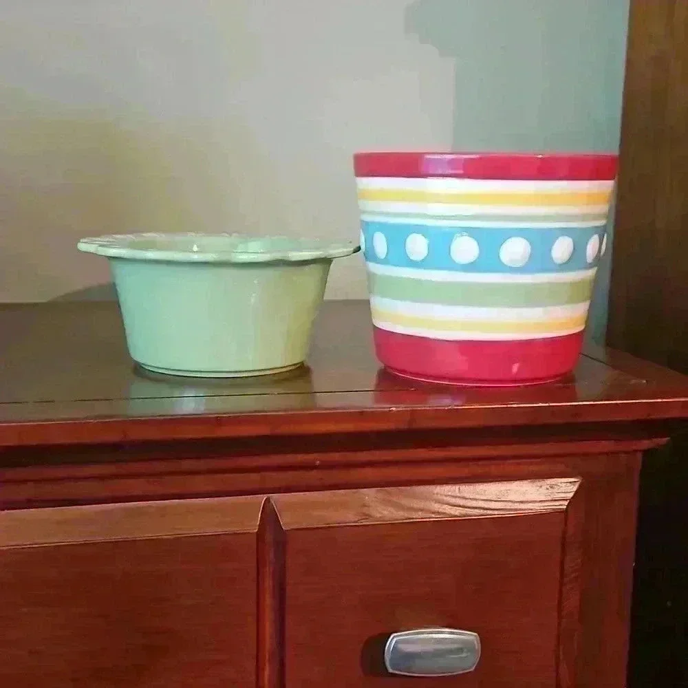 Dip stoneware bowl!